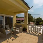 Сasa de vacaciones Kuca Ujdenica Grižane