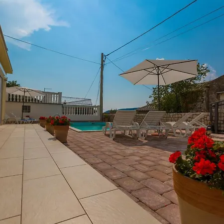 Kuca Ujdenica * Grižane