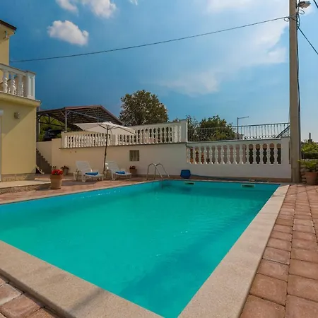 度假居 Kuca Ujdenica