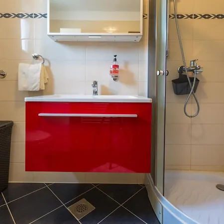 Kuca Ujdenica * Grižane