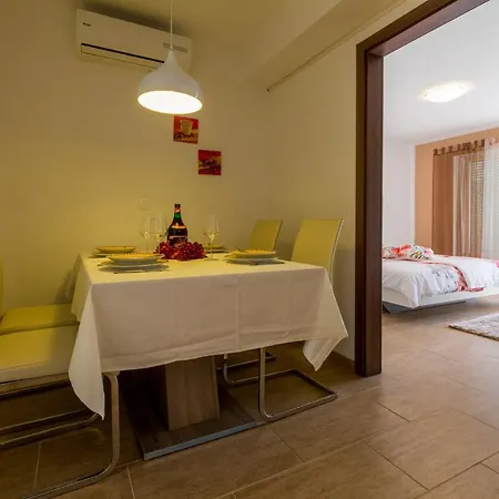 度假居 Kuca Ujdenica