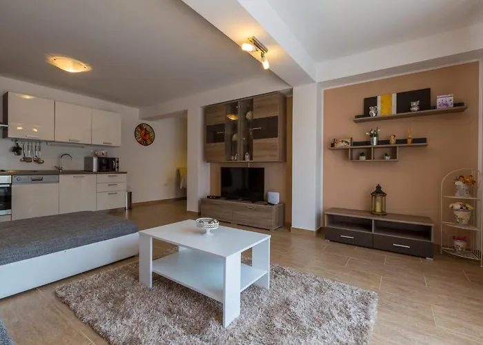 Kuca Ujdenica * Grižane