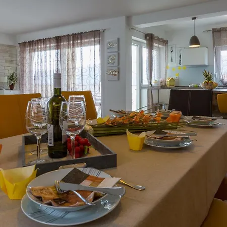 Kuca Ujdenica * Grižane