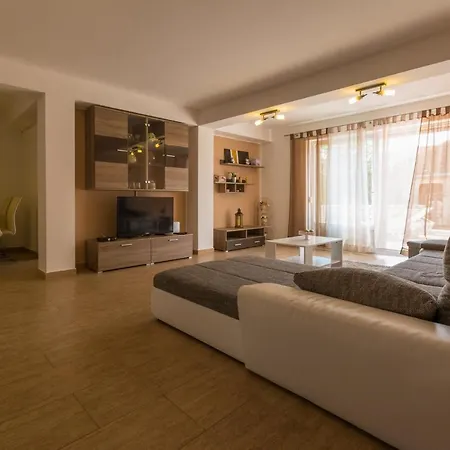 Prázdninový dům Kuca Ujdenica