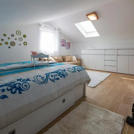 Holiday home Kuca Ujdenica