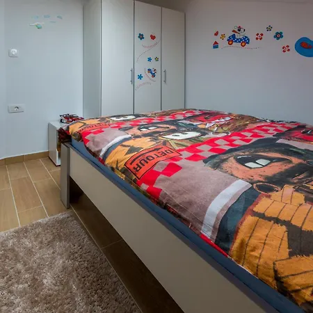 Nyaraló Kuca Ujdenica