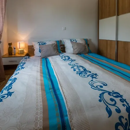 Kuca Ujdenica Holiday home