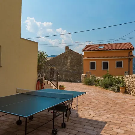 Nyaraló Kuca Ujdenica